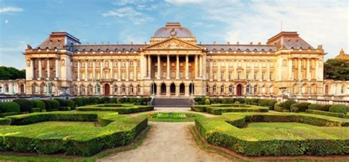 10 Largest Palaces in the World Depth World