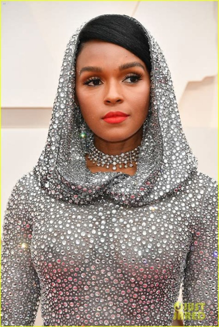 2020 Oscars Janelle Monae's Beauty Team Breaks Down Her Look