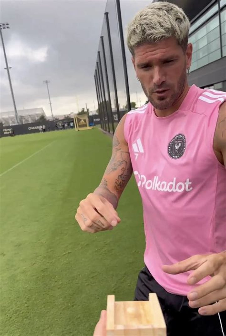 39 Hilarious Jos&eacute; Rodrigo Ar&eacute;chiga Gamboa Puns Punstoppable 🛑