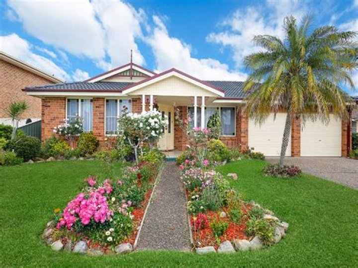 6 Amanda Place, Horsley, NSW 2530