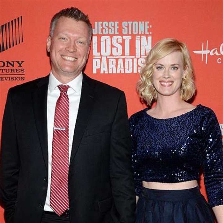 Abigail Hawk Husband, Age, Height, Net Worth