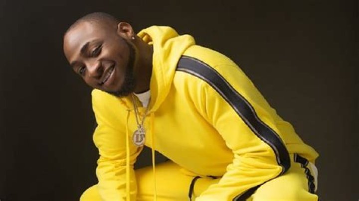 &Acirc;g&eacute; de 27 ans, Davido f&ecirc;te ses 10 ans dans l'industrie de la musique