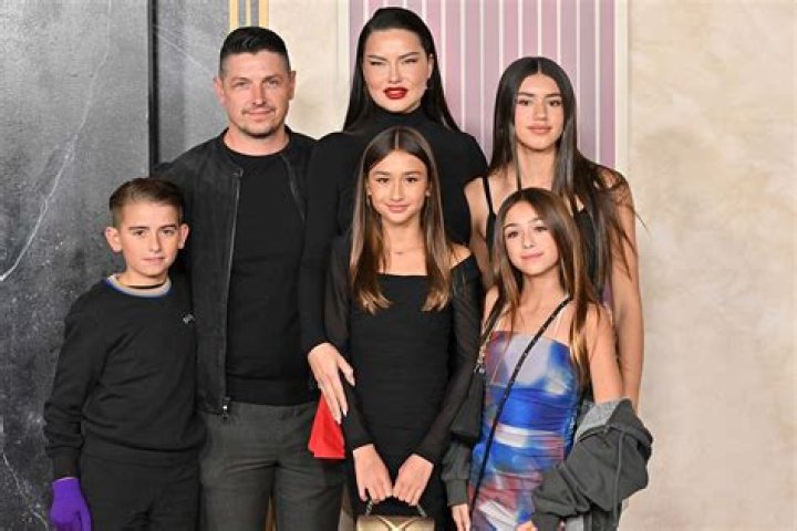 Adriana Lima wishes her Brother a happy birthday (from her Estranged