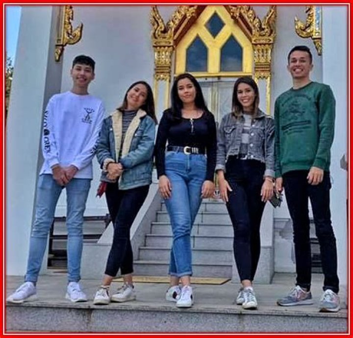 Alex Albon Sister Age Bryn Marnia