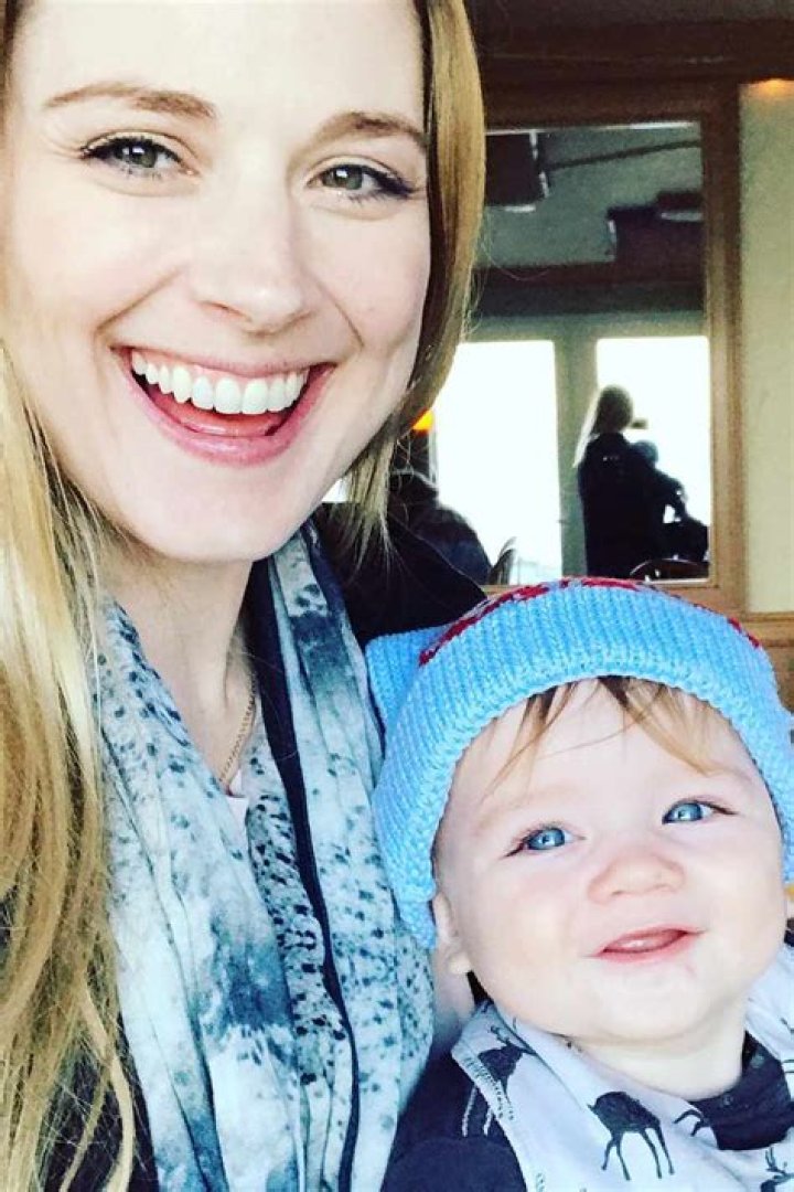 Alexandra Breckenridge children Does Virgin River star have kids? TV