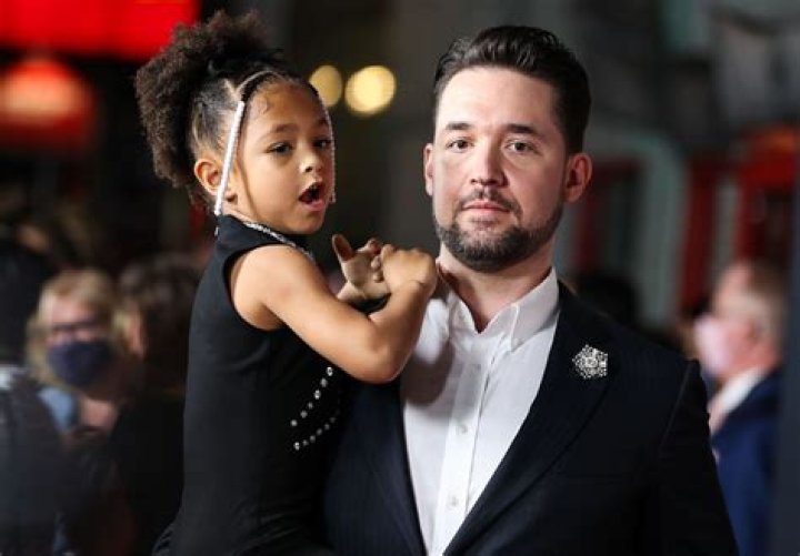 Alexis Ohanian Takes Daughter Olympia on MiniGolf Excursion
