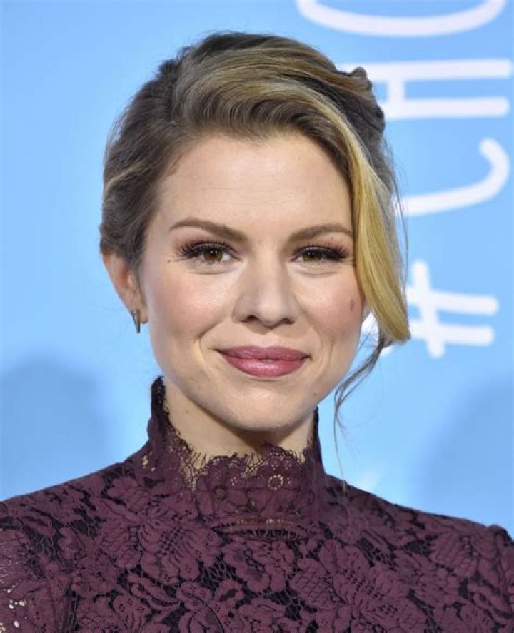 Ali Liebert Bio, Wiki, Net Worth, Dating, Partner, Age, Height