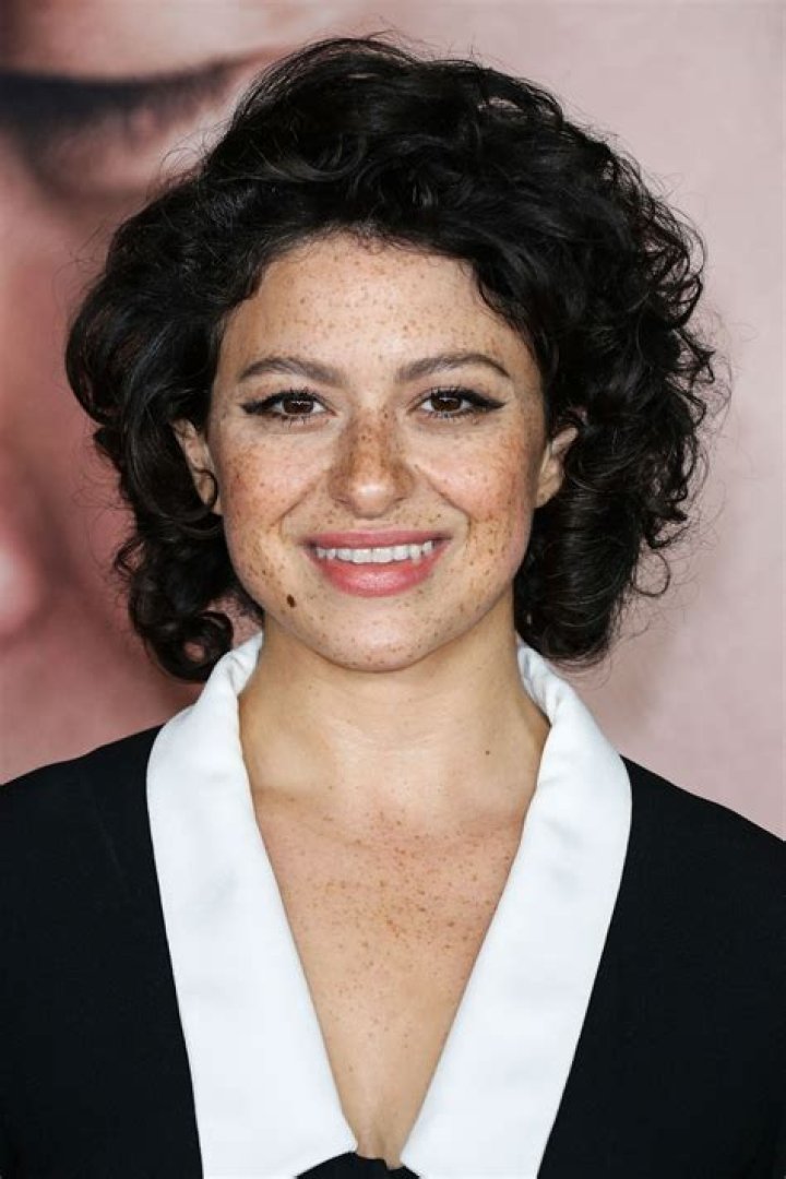 Alia Shawkat Seen on the PDA with her boyfriend in Los Angeles12