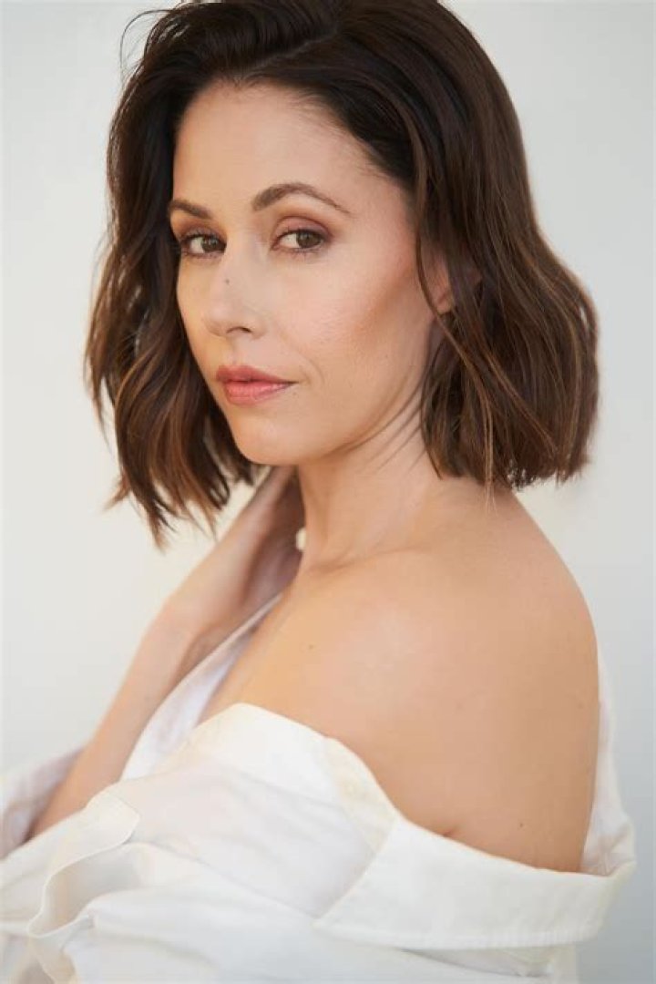 Amanda Crew IMDb