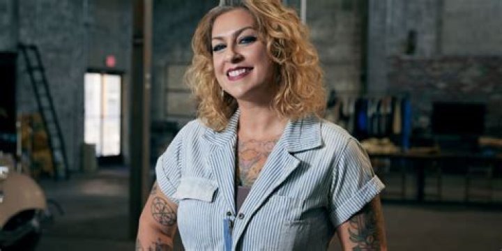 American Pickers star Danielle Colby goes completely nude in underwater