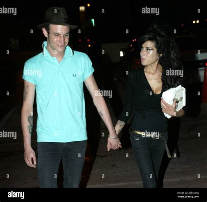 Amy Winehouse and hubby Blake FielderCivil have kissed and made up
