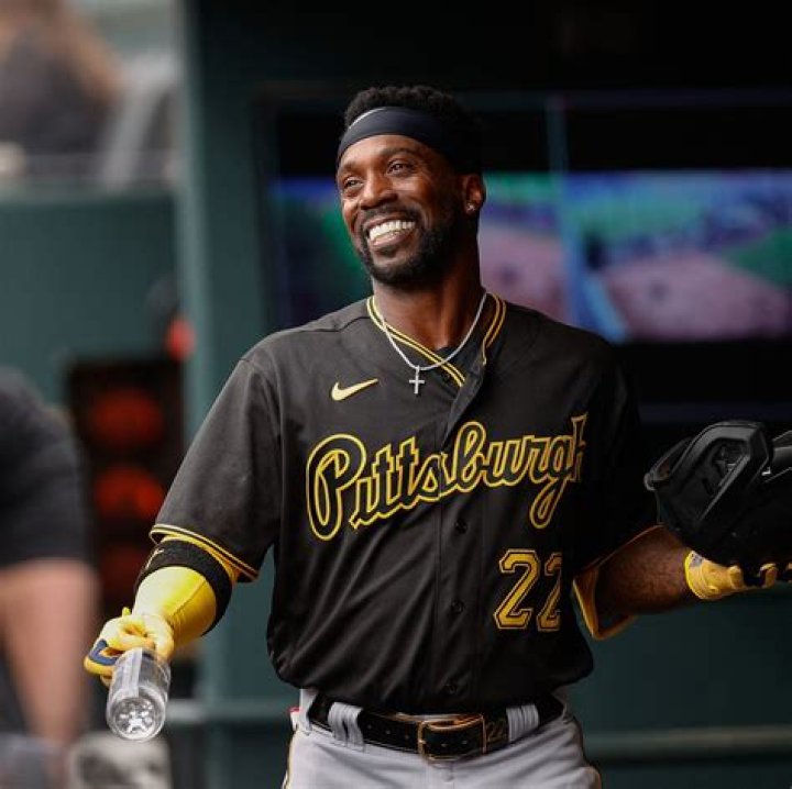 Andrew McCutchen Age, Position, Home Runs, Contract, Stats, College