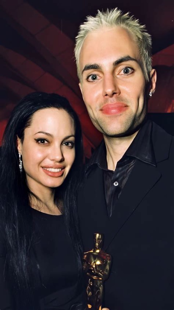 Angelina Jolie&rsquo;s Oscar Kiss With Brother James Haven Turns 20