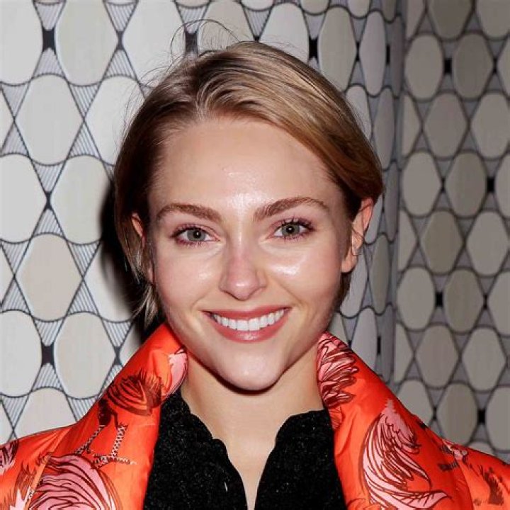 AnnaSophia Robb's Feet Heels, Beautiful feet, Celebrity feet