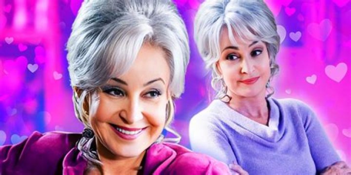 Annie Potts Interview &ldquo;Young Sheldon&rdquo; Star Talks Season Six Smashing