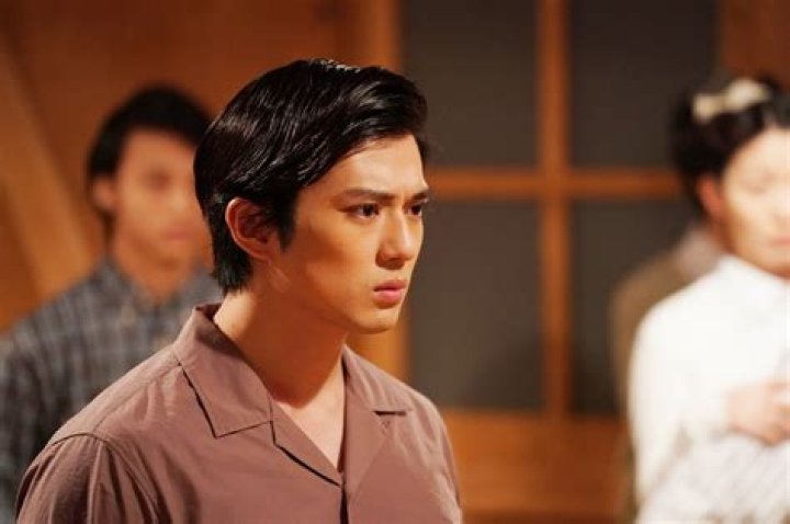 Arata Mackenyu gây sốt khi đóng phim One Piece 2sao