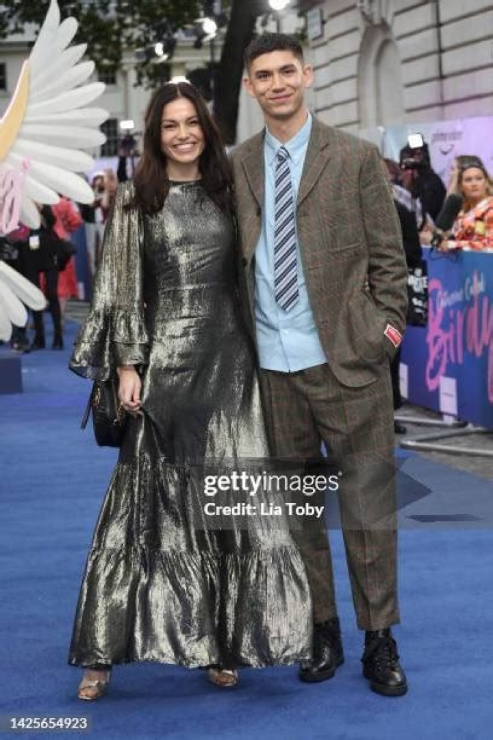 Archie Renaux Wife Is He Married To His Girlfreind Annie?