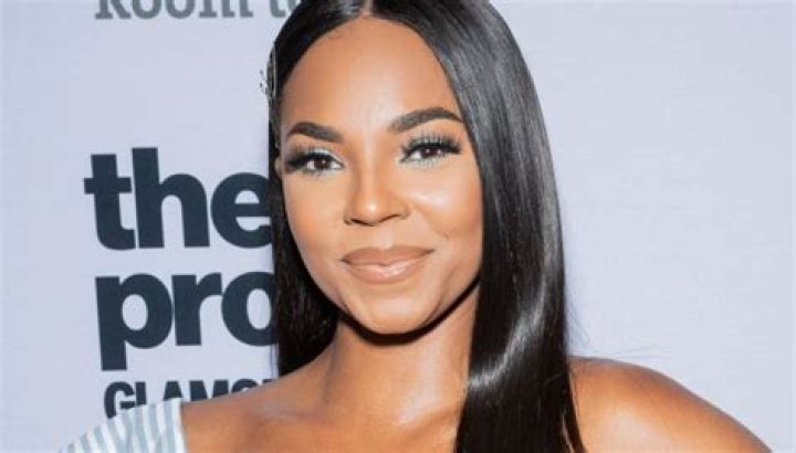 Ashanti Serves Up Bikini Body While Vibing To A Dancehall Oldie From
