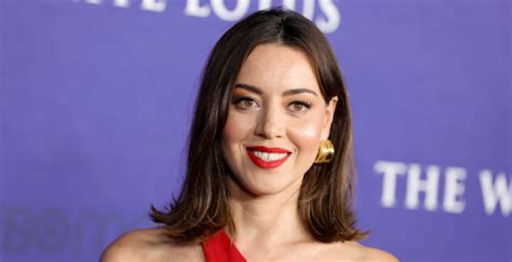 Aubrey Plaza's Feet