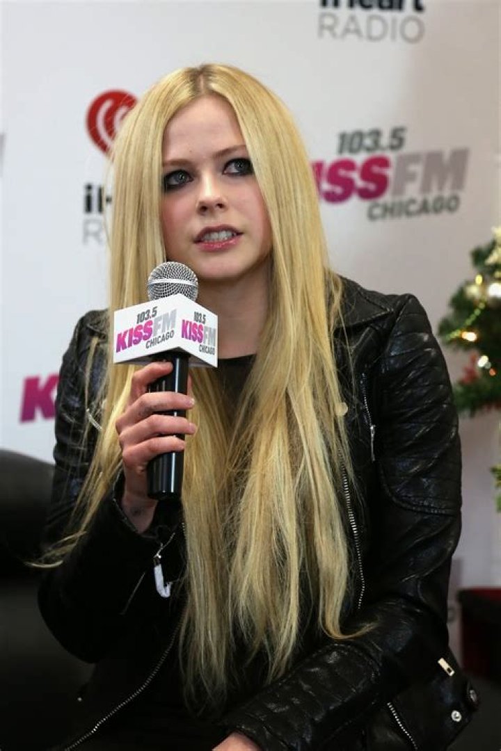 Avril Lavigne See Through Cleavage At 103.5 KISS FM&rsquo;s Jingle Ball in
