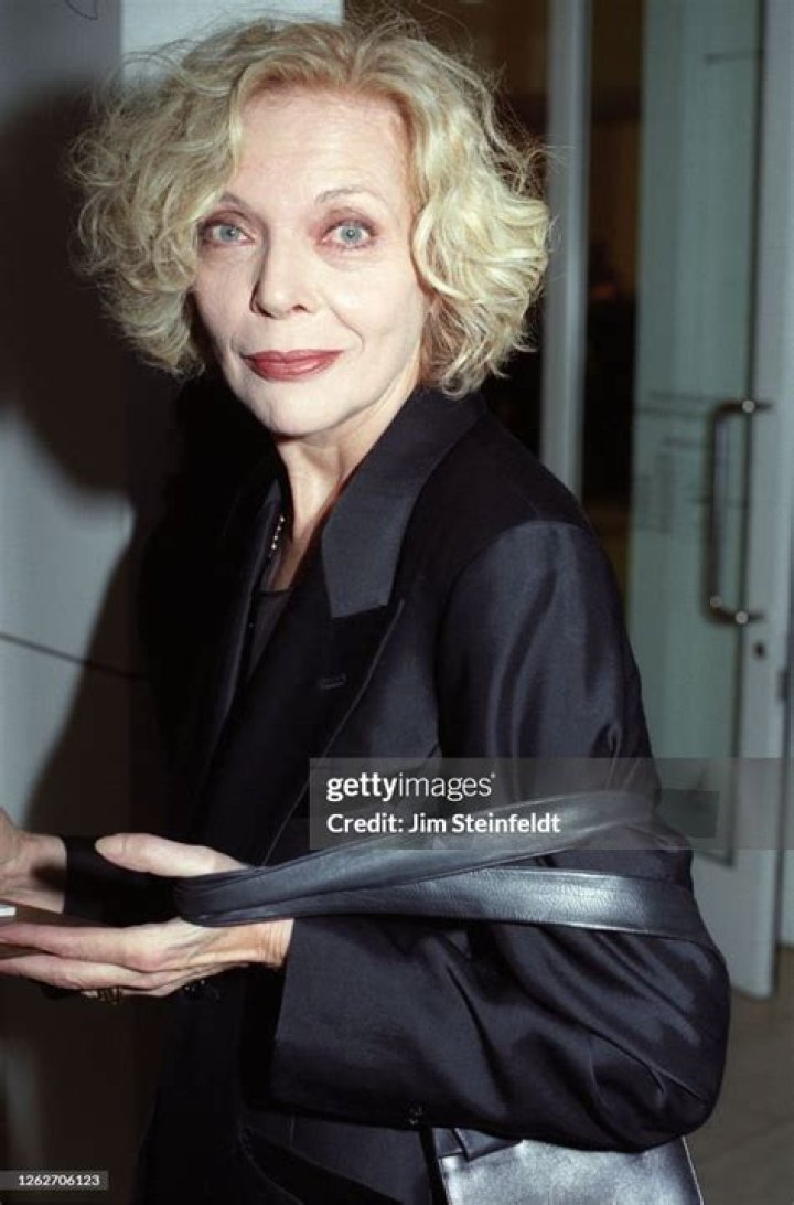 Barbara Bain poses for a portrait 1980 in Los Angeles, California