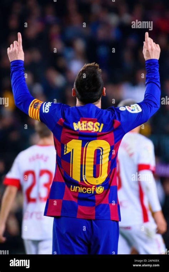 Barcelona Messi's Italian muscle doctor has him ready for Champions