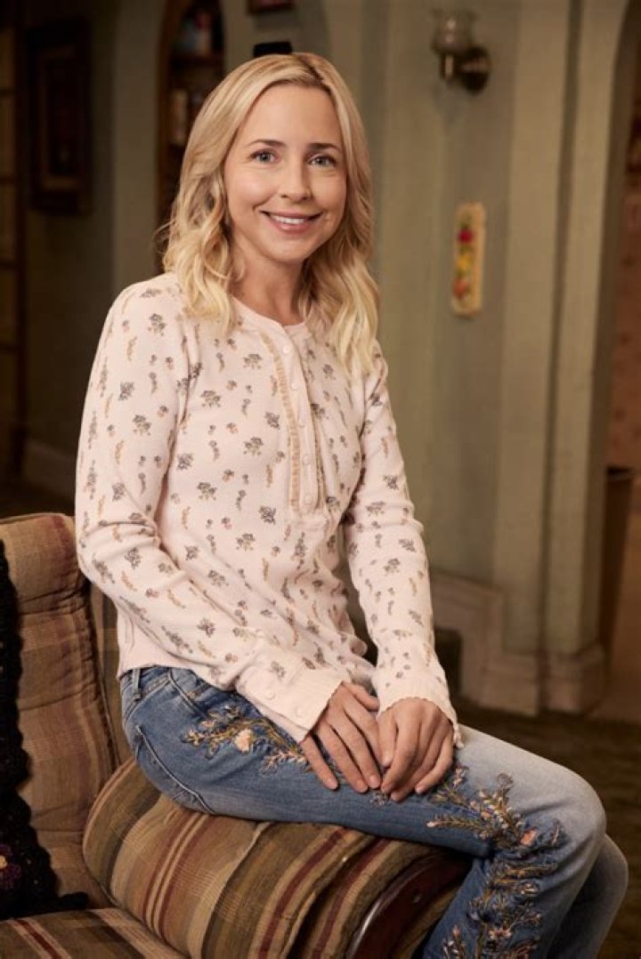 Becky Conner Hasn't Dealt With Her Husband Mark Healy's Death on Roseanne