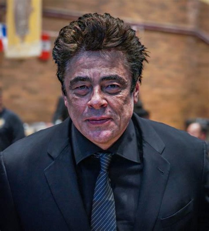 Benicio del Toro CBS News