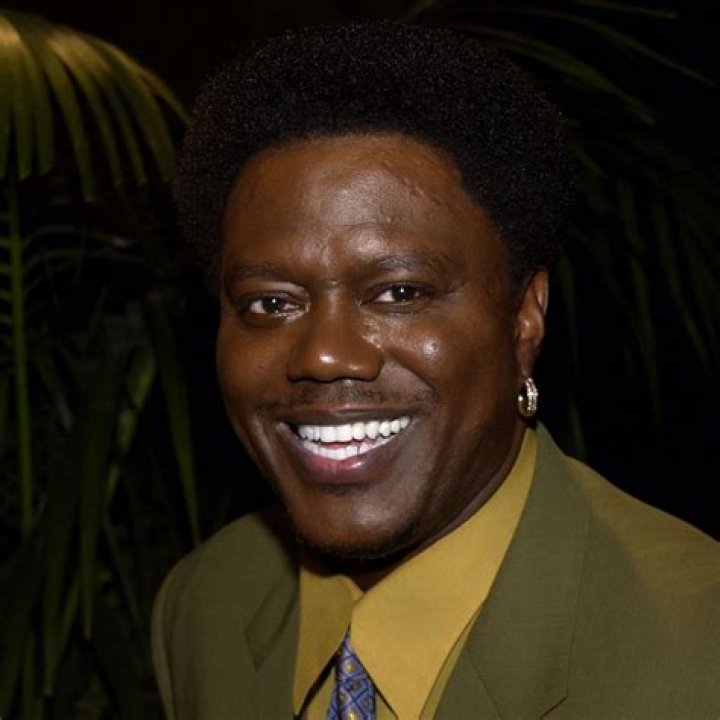 Bernie Mac's Wife SUES Chicago Doctor, Says He Should Have Called An