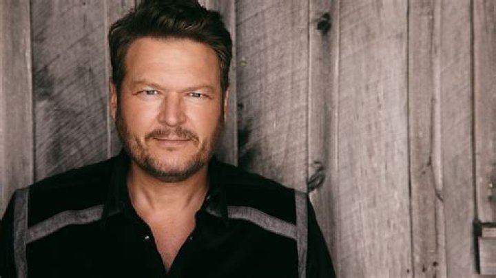 Blake Shelton 'absolutely destroyed' over death of singer Earl Thomas