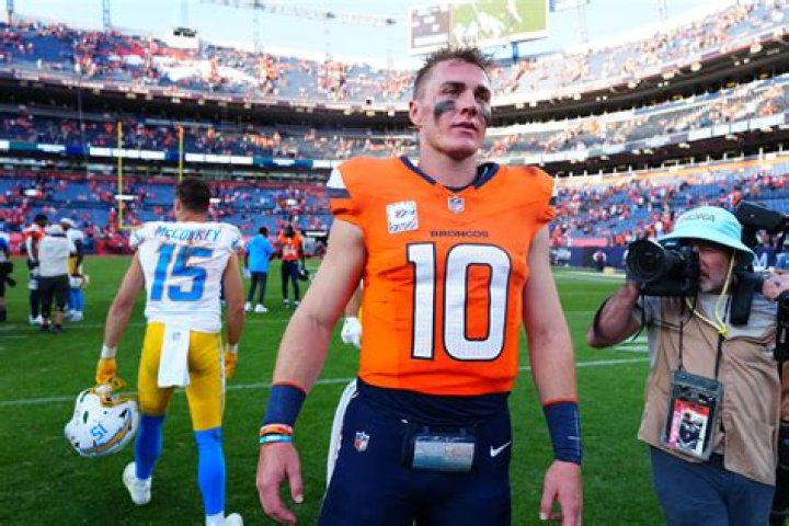 Bo Nix Bio, Age, Height, Parents, Wife, Net Worth