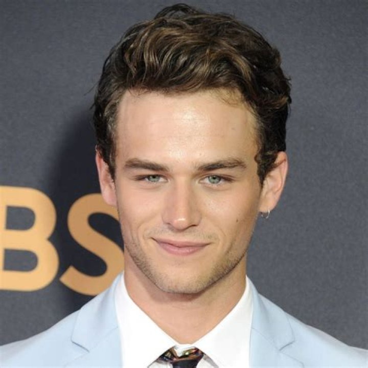 Brandon Flynn's Dating History Sam Smith, Miles Heizer and More