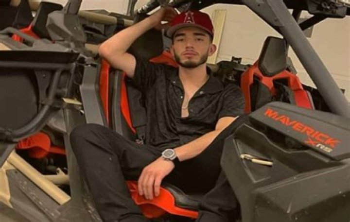 Brian Tovar Biography, Wiki, Age, Height, Wife, Net Worth