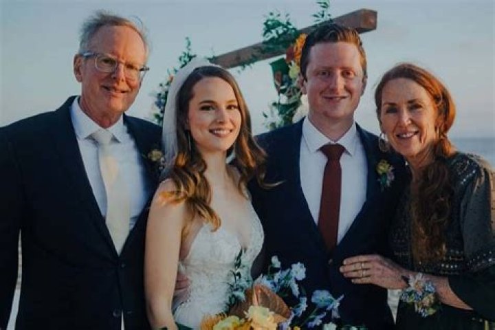 Bridgit Mendler Marries Griffin Cleverly With Secret Wedding J14