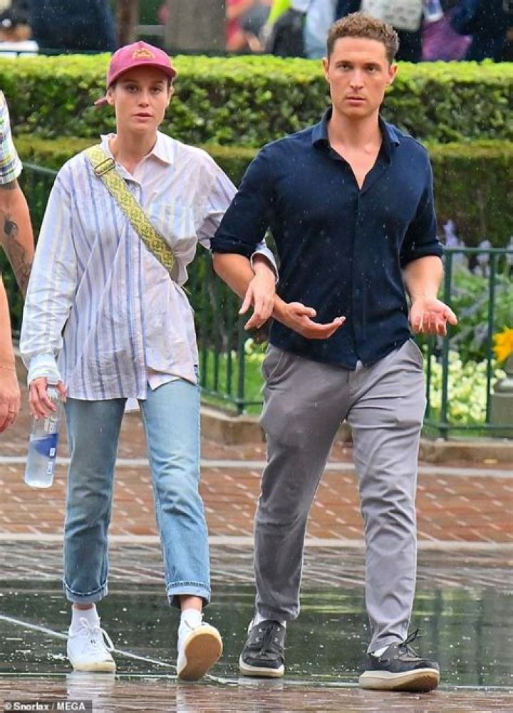 Brie Larson & Boyfriend Elijah AllanBlitz Go Public at Oscars 2020