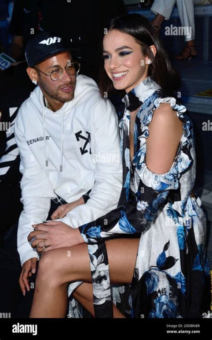 bruna marquezine and neymar jr in 2023 Neymar girlfriend, Cute