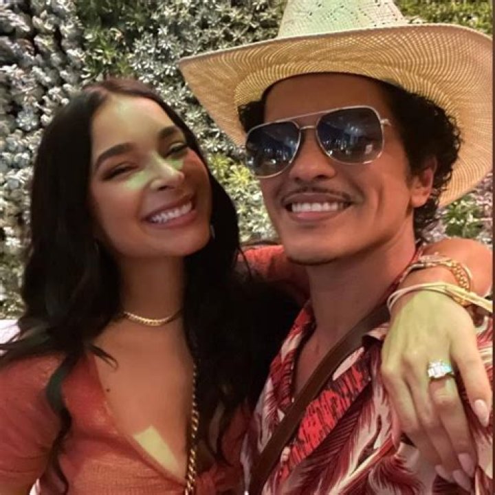 Bruno Mars Girlfriends List (Dating History) YouTube
