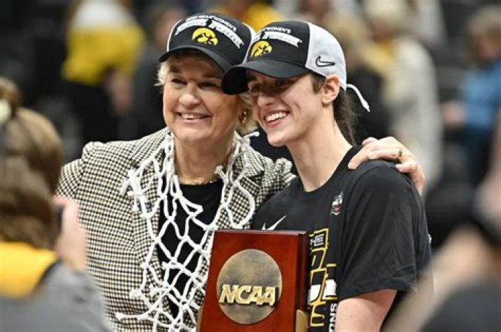 Caitlin Clark did something Sunday never done in NCAA history, men or