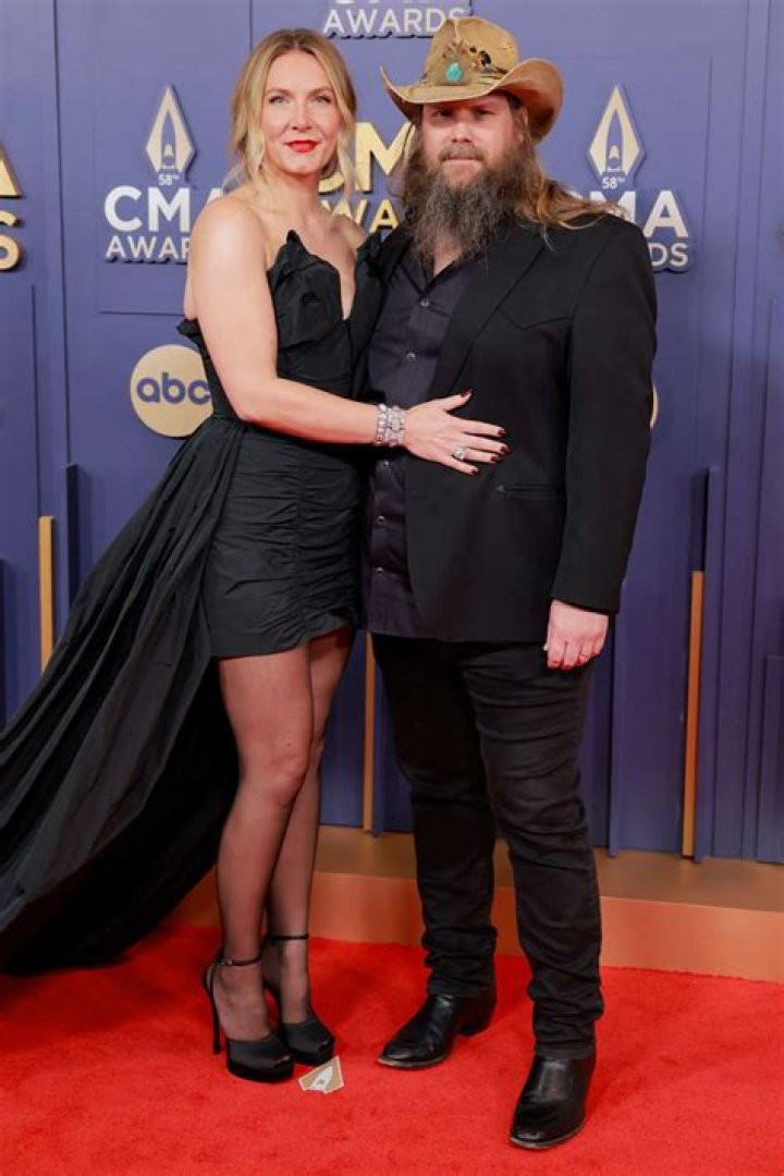 Chris Stapleton 2024 Wife, net worth, tattoos, smoking & body facts