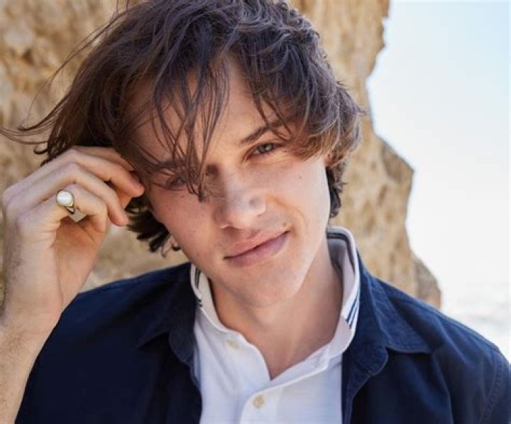 Christopher Briney Ethnicity Is He British? Parents & Nationality
