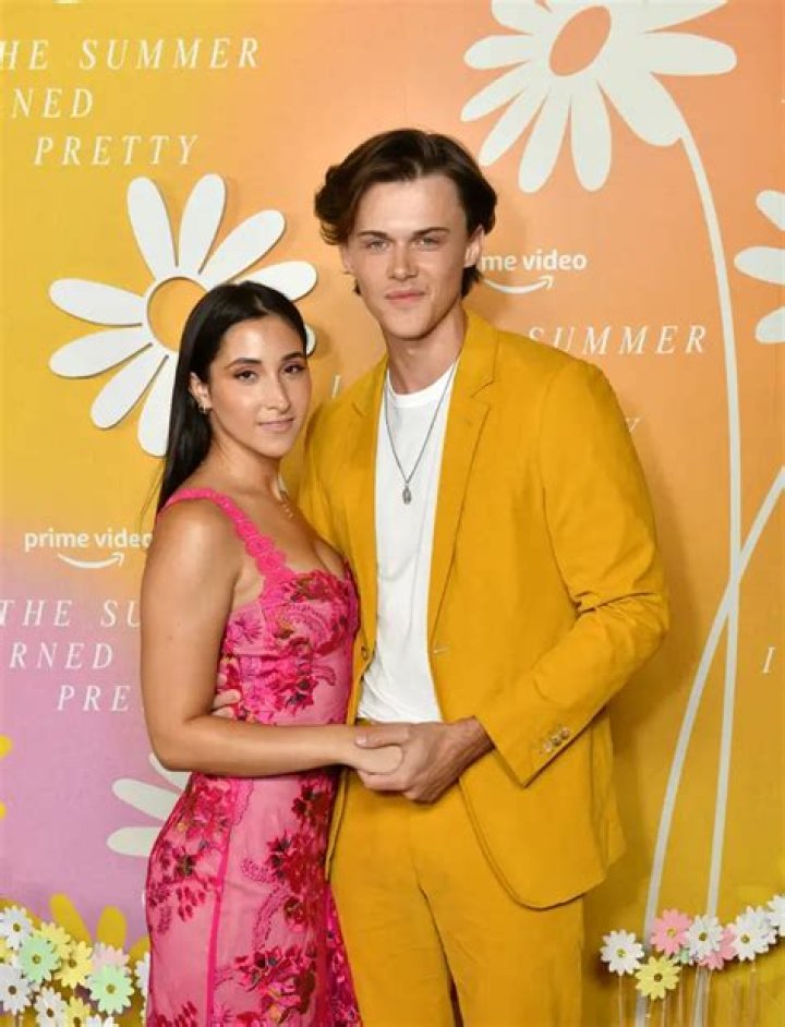Christopher Briney Girlfriend Isabel Machado Age, College, More J14