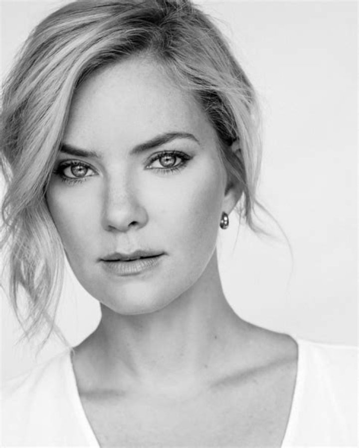 Cindy BUSBY Biographie et filmographie