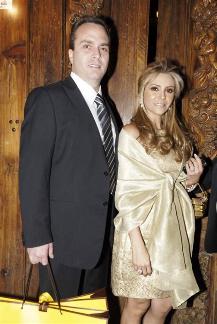 Daniela Castro y Gustavo D&iacute;az Ordaz celebran 20 a&ntilde;os de casados