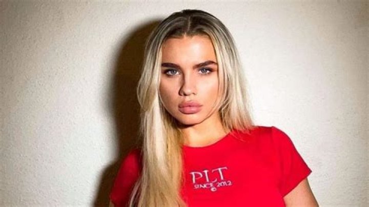 Daniella Hemsley: The Rising Star Of Modeling And Social Media