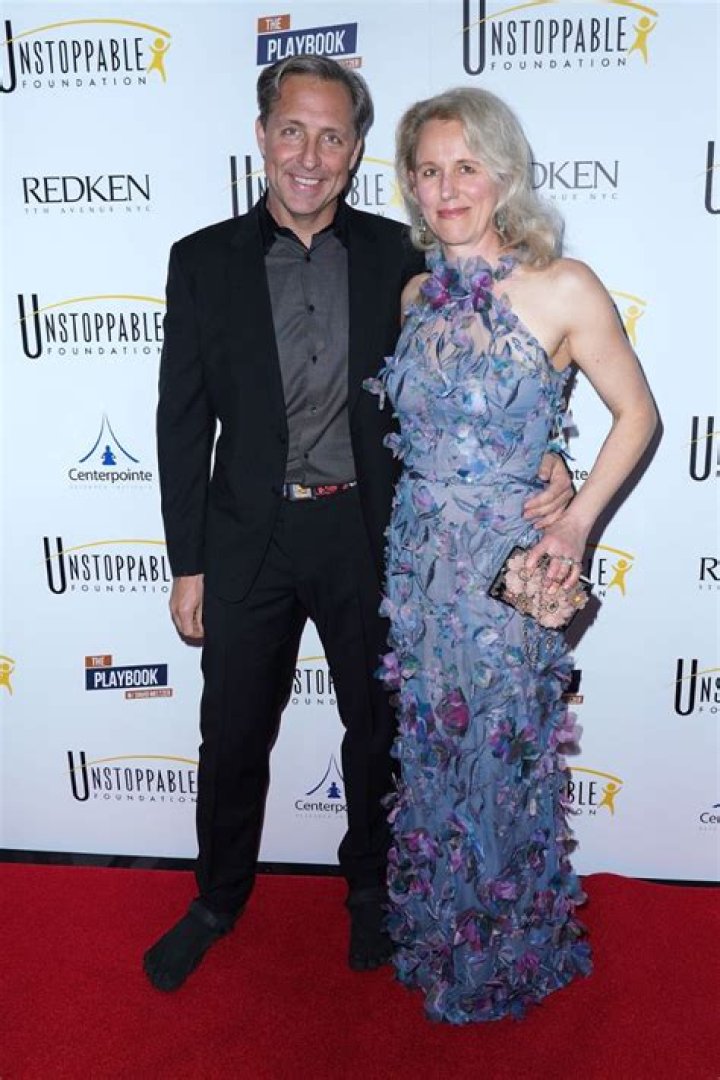Dave Asprey 2024 Wife, net worth, tattoos, smoking & body facts Taddlr