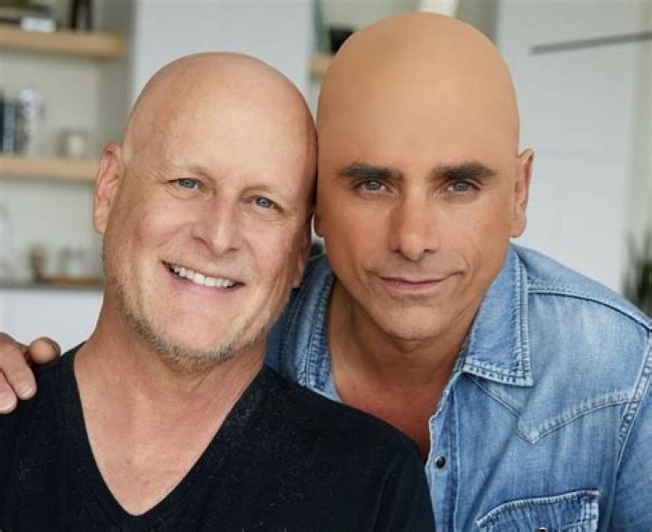 Dave Coulier conta rea&ccedil;&atilde;o ao descobrir ser inspira&ccedil;&atilde;o de m&uacute;sicas de