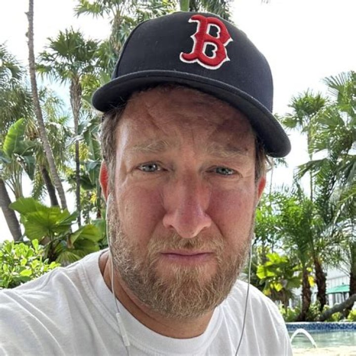 Dave Portnoy's net worth, age, spouse, height, career, house, education