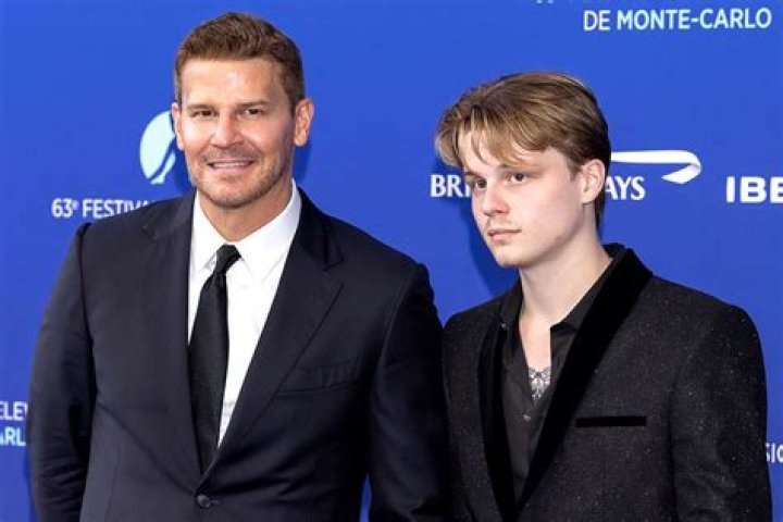 David Boreanaz & Son Jaden Root for 76ers in Los Angeles! Photo