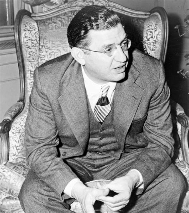 David O. Selznick dances with his wife, Jennifer Jones Multimedia