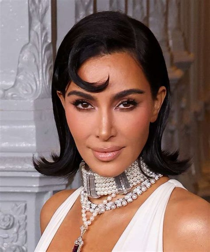 Discover 145+ kim kardashian hairstyles 2023 best camera.edu.vn